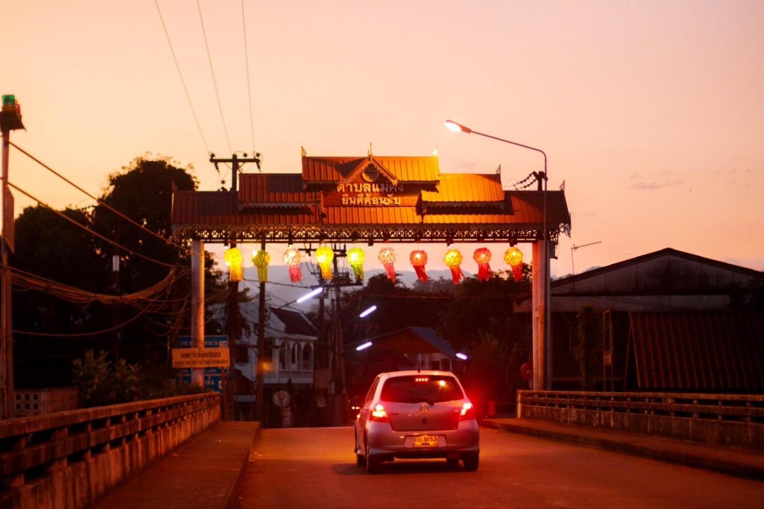 Bk Hotel Mae Sariang Bagian luar foto