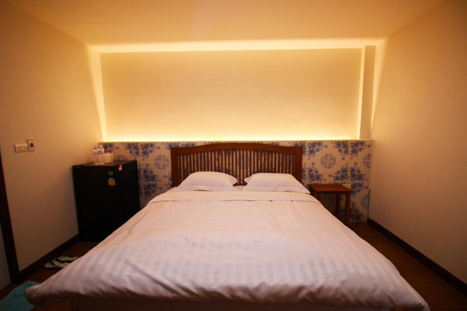 Bk Hotel Mae Sariang Bagian luar foto
