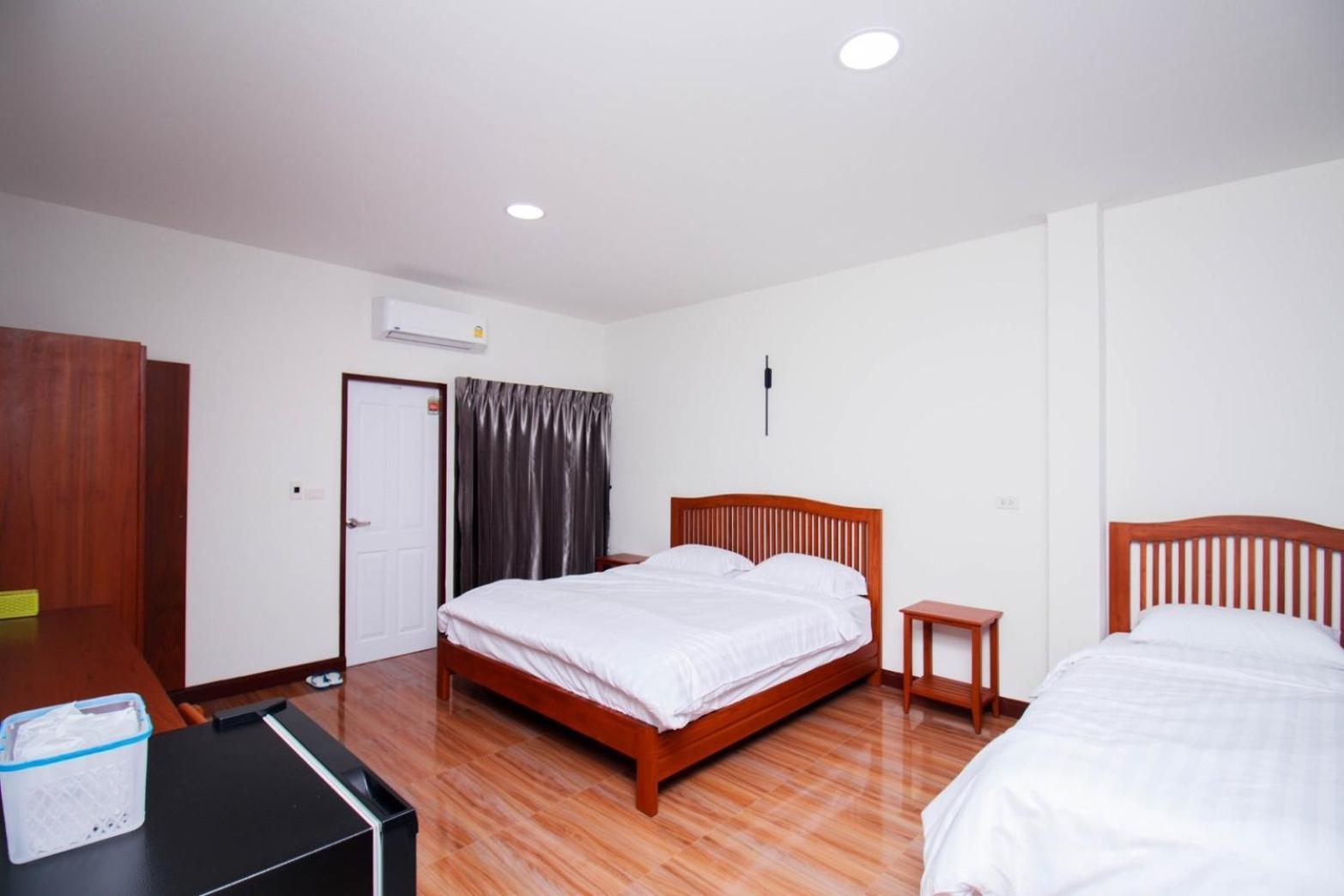 Bk Hotel Mae Sariang Bagian luar foto