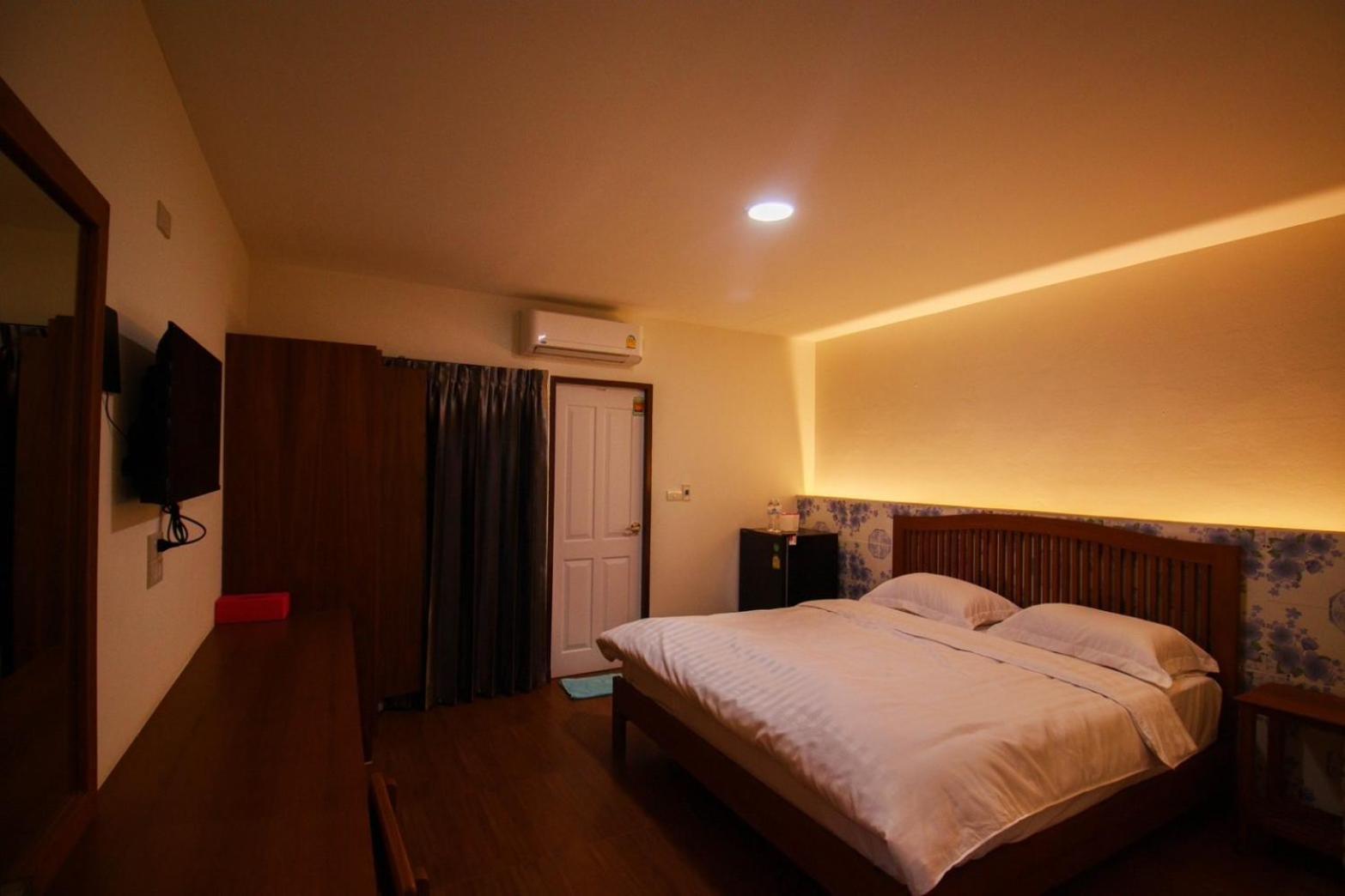 Bk Hotel Mae Sariang Bagian luar foto