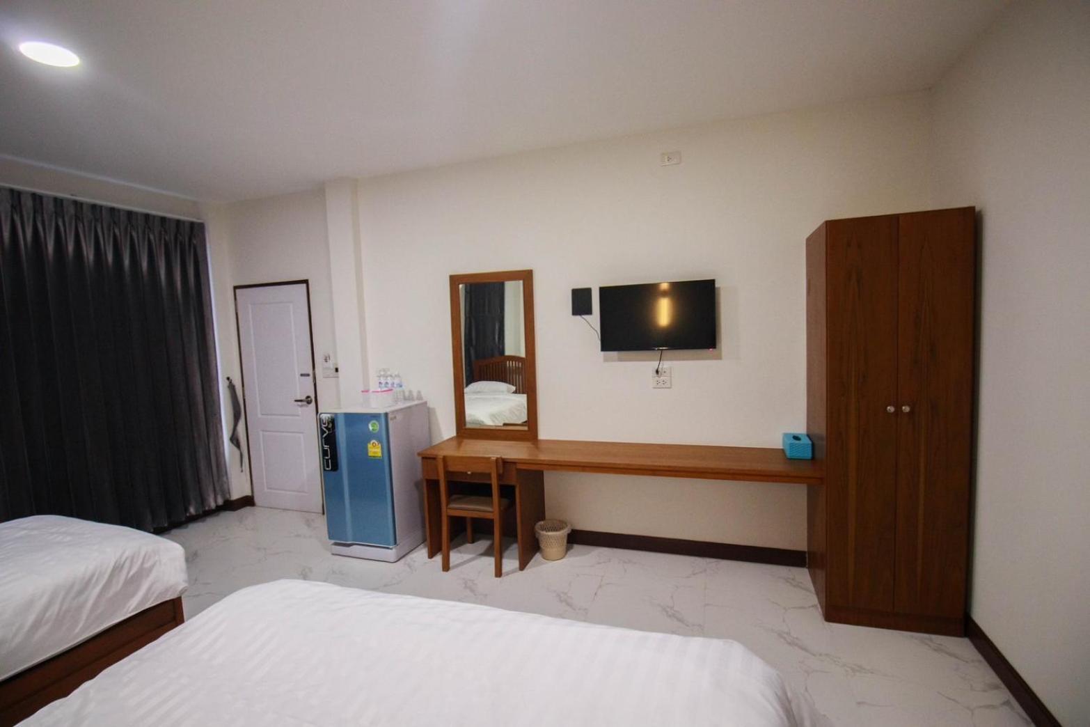 Bk Hotel Mae Sariang Bagian luar foto