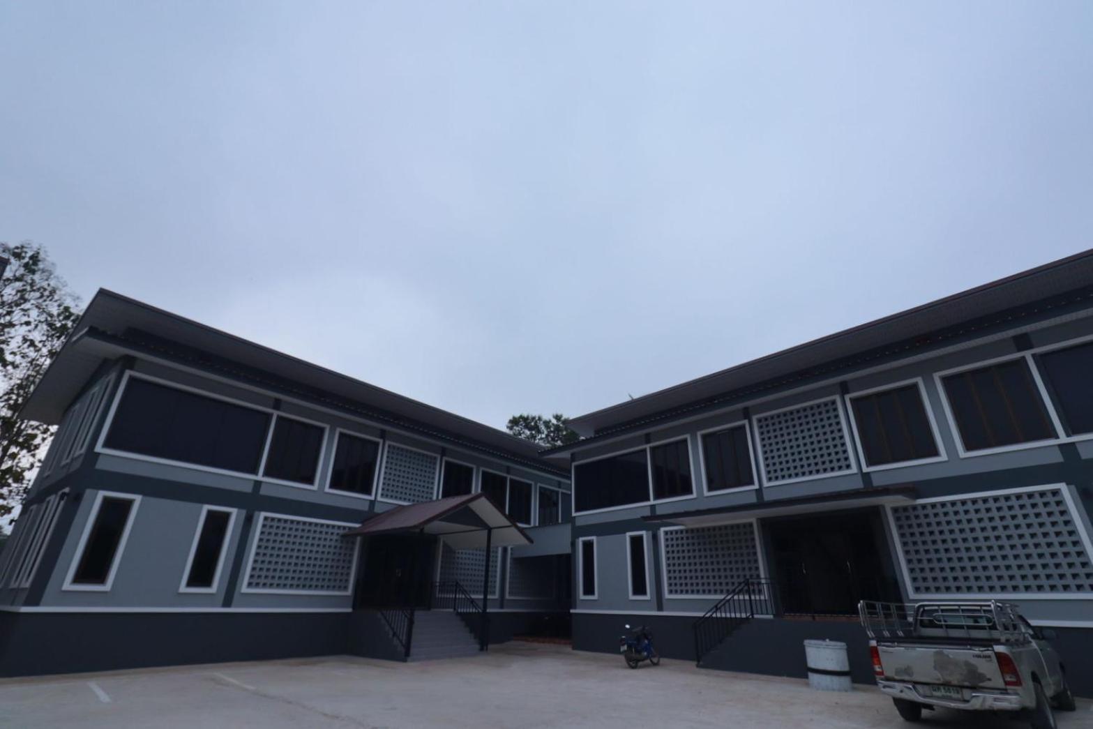 Bk Hotel Mae Sariang Bagian luar foto